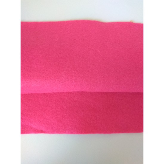 Фетр мягкий 1,5 мм (30*30 см) цв. ярко-розовый,  цена за лист